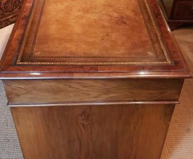 Outstanding Victorian Burr Walnut Pedestal Desk - Image 5