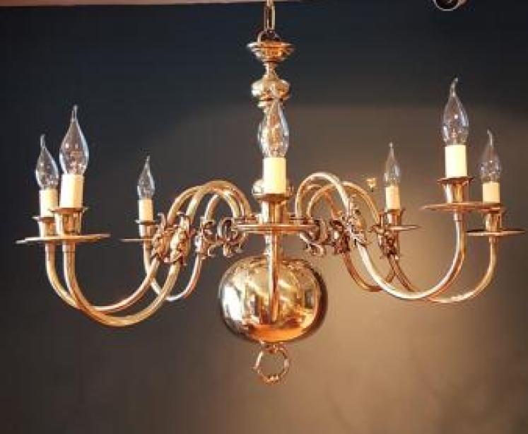 Quality Edwardian 8 Arm Polished Brass Chandelier - Image 1