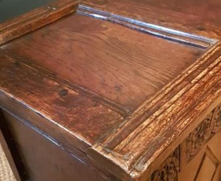 Superb Small Early Oak Three Panel Coffer - Image 6