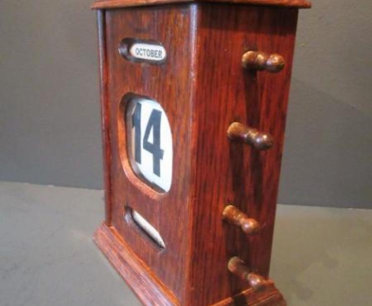 Late Victorian Solid Oak Perpetual Desk Calendar - Image 2