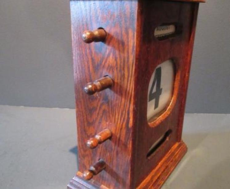 Late Victorian Solid Oak Perpetual Desk Calendar - Image 4