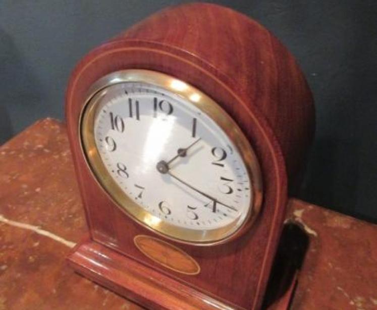Small Edwardian Mahogany Sheraton Inlaid Mantel Clock - Image 2