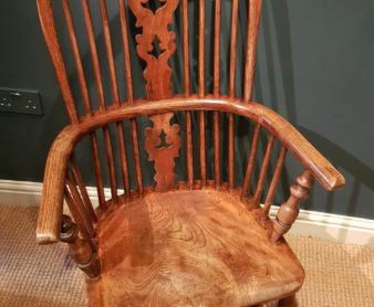 Early Victorian Ash and Elm High Back Windsor Chair - Image 2