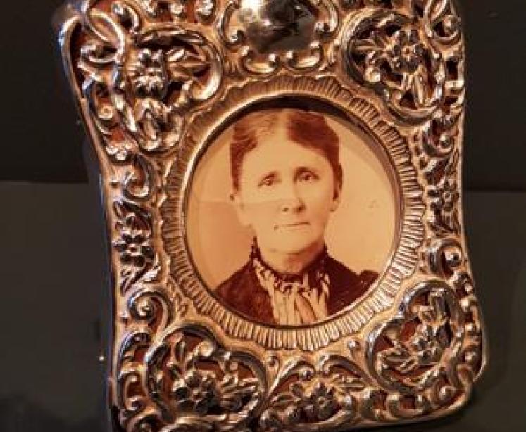 Edwardian Embossed Silver Photo Frame - Image 1