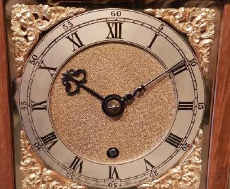 Fine Quality Edwardian Walnut Mantel Clock by Dent  - Image 6