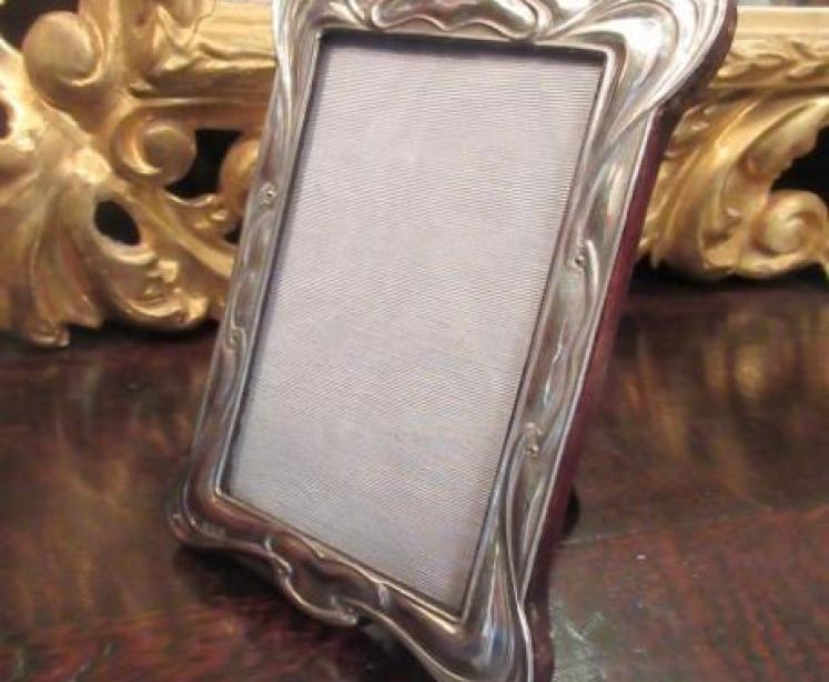 Art Nouveau Solid Silver Photo Frame - Image 1