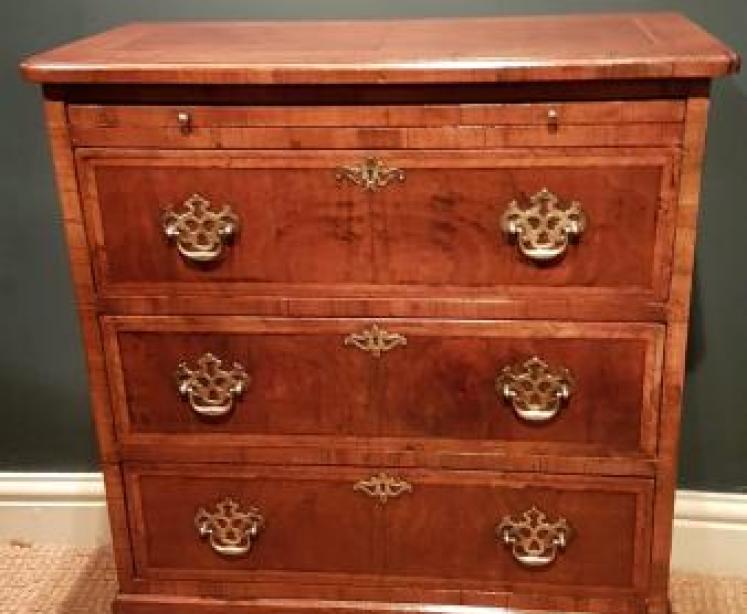 Edwardian Walnut Bachelors Chest - Image 5