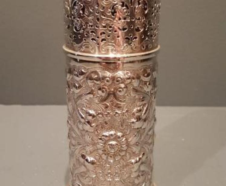 Fine Quality Victorian Silver Sugar Castor - Image 1