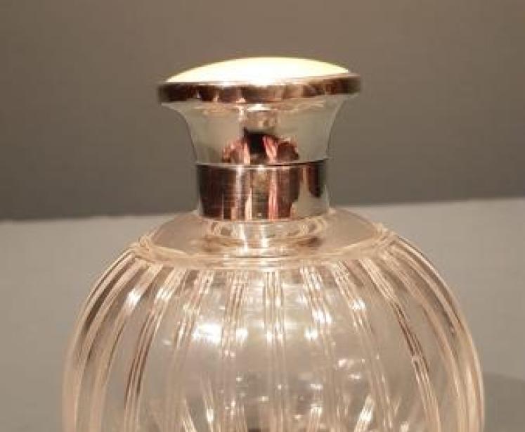 Antique Silver And Yellow Engine Turned Enamel Scent Bottle - Image 3