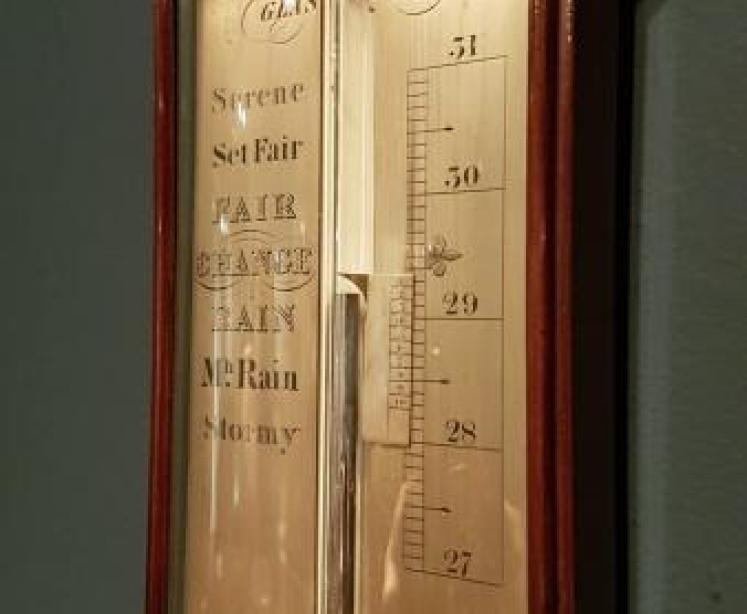 Fine Quality Antique Bow Front Stick Barometer - Image 3