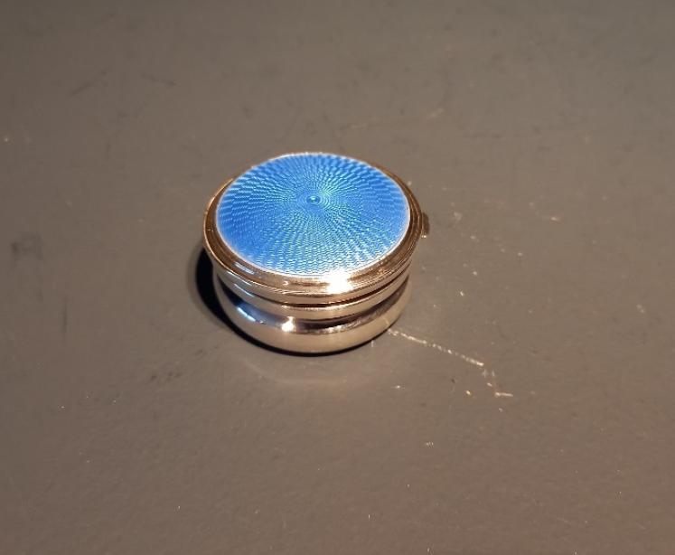 Immaculate George V Period Silver & Blue Enamel Trinket - Image 6