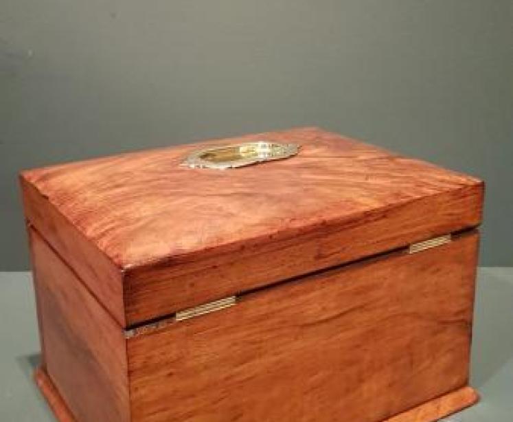 Immaculate Victorian Walnut Jewellery Box - Image 3