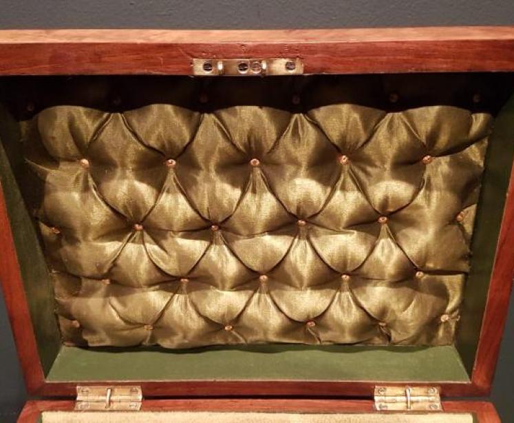 Immaculate Victorian Walnut Jewellery Box - Image 4