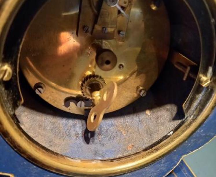 Antique Chinoiserie Petal Shaped Mantel Clock - Image 6