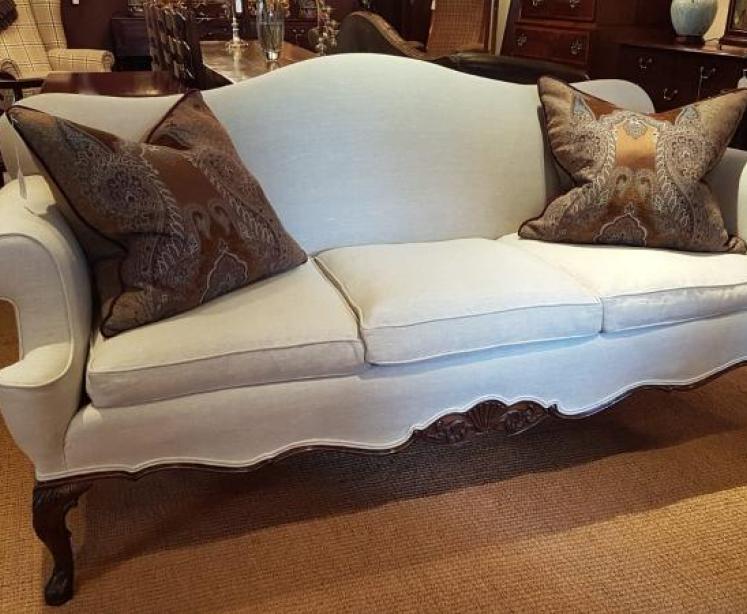 Fine Quality Victorian Linen Covered Sofa - Image 1