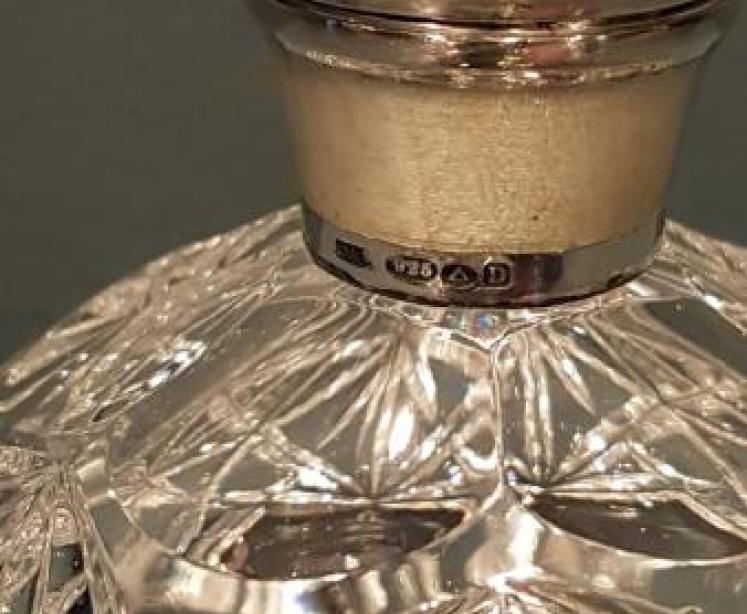 Outstanding Antique Silver and Enamel Scene Scent Bottle - Image 4