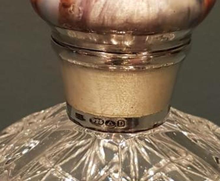 Outstanding Antique Silver and Enamel Scene Scent Bottle - Image 6