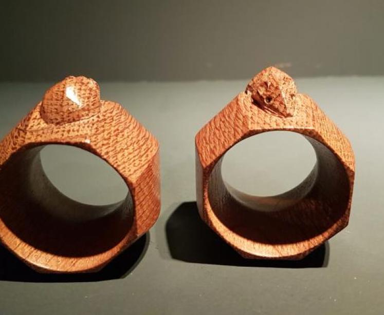 Matching Pair of Mouseman Napkin Rings - Image 4