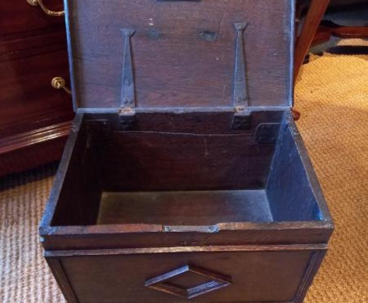 Very Small George I Period Oak Coffer.c.1720 - Image 3