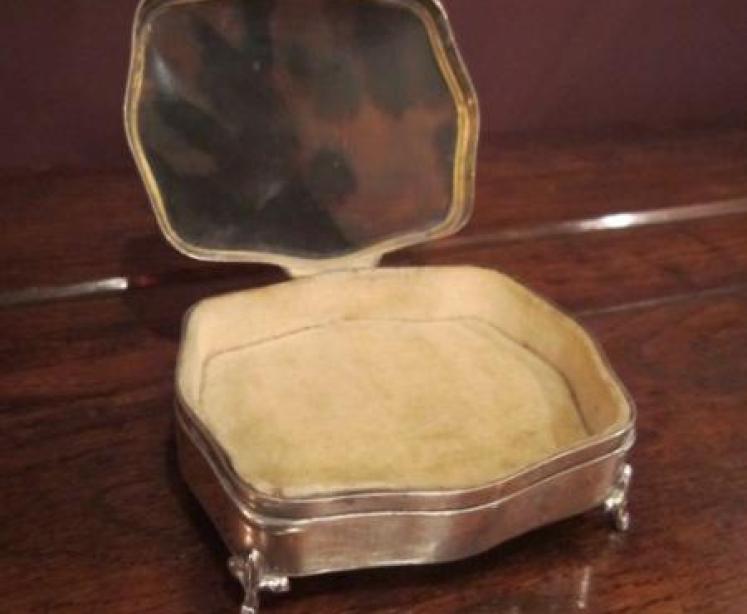 High Quality George V Silver & Tortoiseshell Jewel Box - Image 4