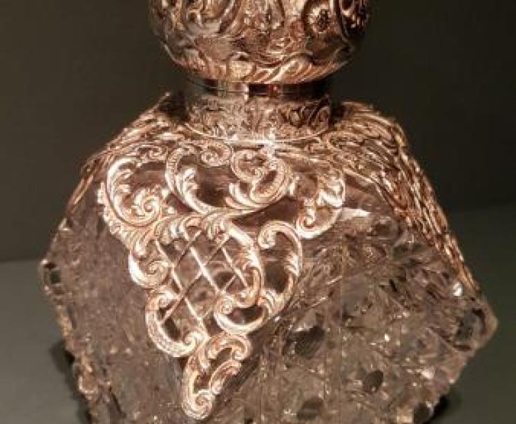 Unusual Fine Quality Edwardian Scent Bottle - Image 7