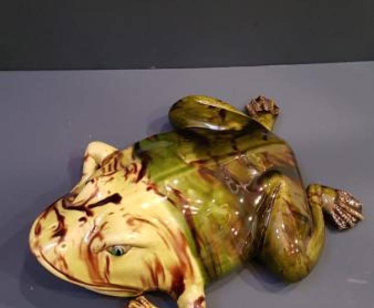 Unusual Large Victorian Majolica Frog - Image 1