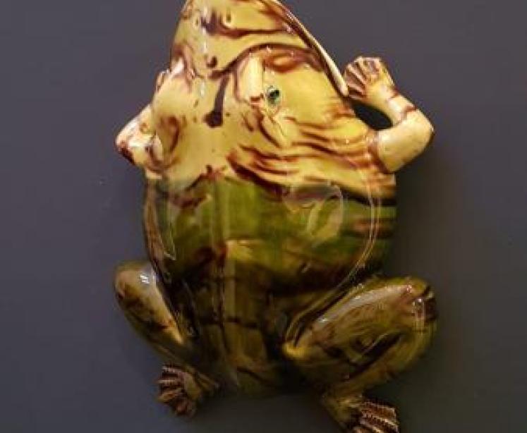 Unusual Large Victorian Majolica Frog - Image 4