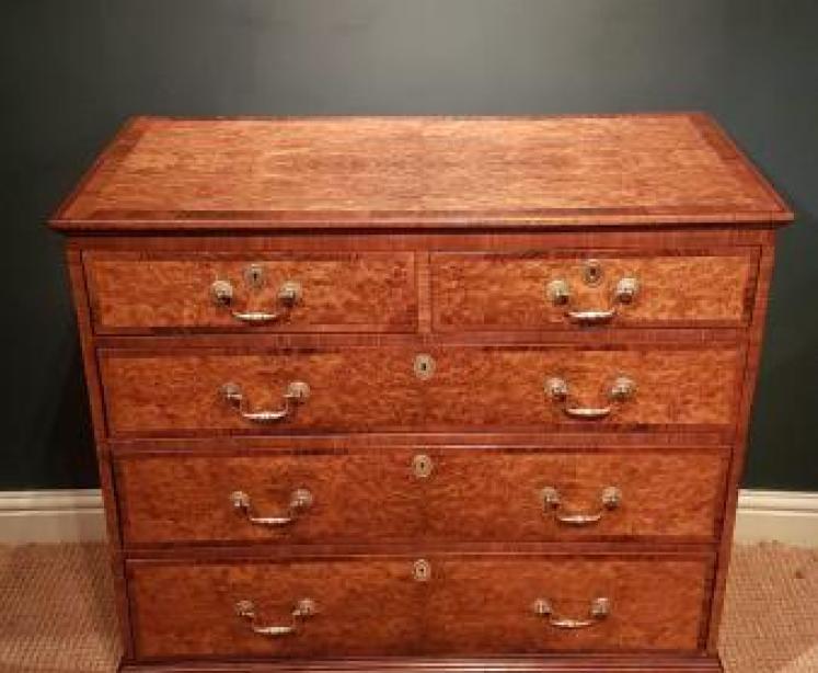 George III Burr Walnut Chest of Drawers  - Image 1