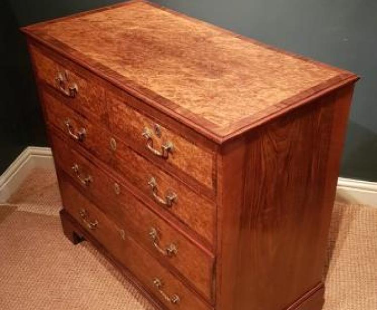 George III Burr Walnut Chest of Drawers  - Image 2
