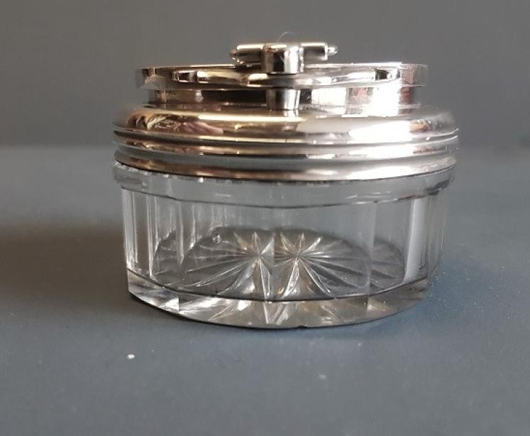 Rare Regency Period Silver and Cut Crystal Travelling Ink Well  - Image 4