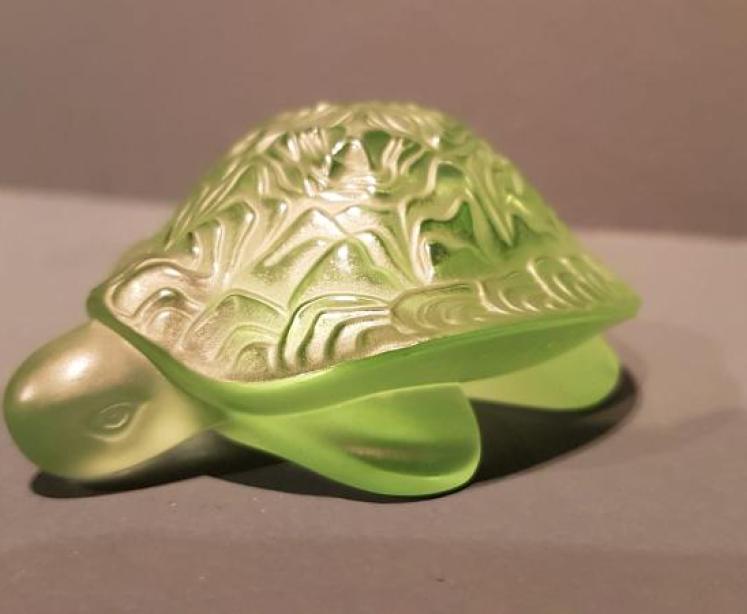 Lalique Opalescent Turtle - Image 1