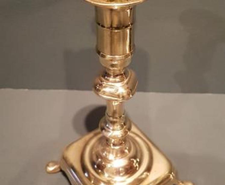 Fine Pair of George III Brass Candlesticks - Image 4