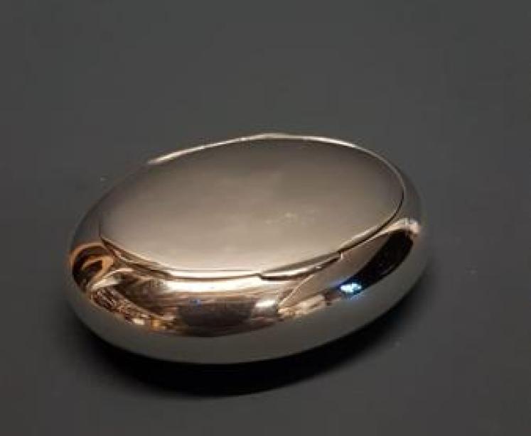 Fine Quality Silver Snuff - Image 1