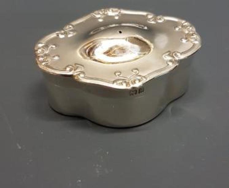 Art Nouveau Silver Pill Box - Image 3