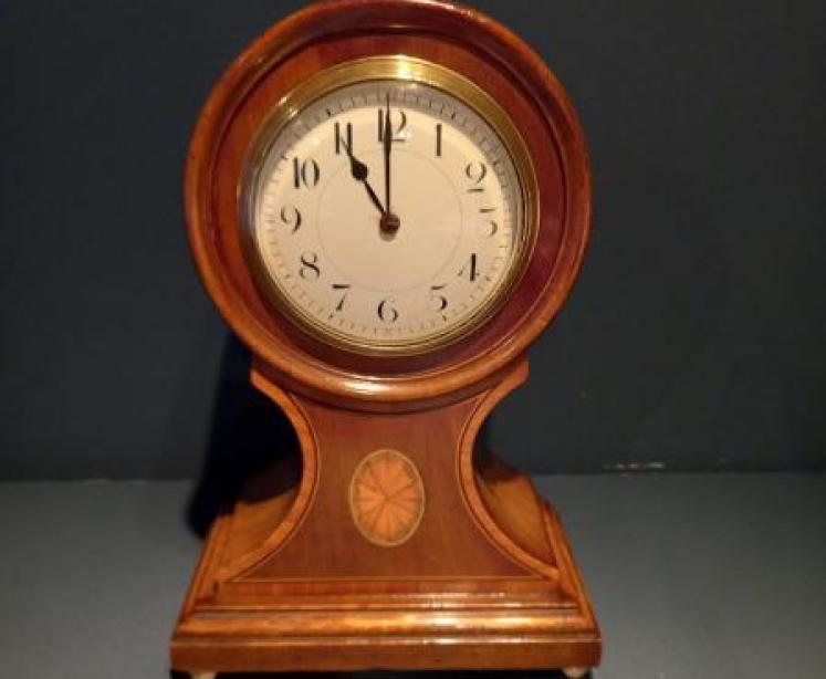 Late Victorian Sheraton Inlaid Balloon Shaped Mantel Clock - Image 1