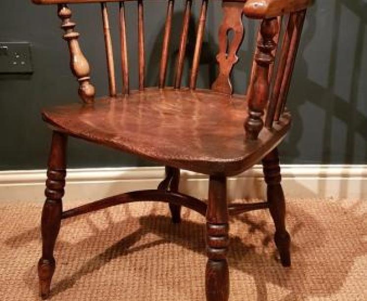 Early Victorian Ash and Elm Windsor Chair - Image 1