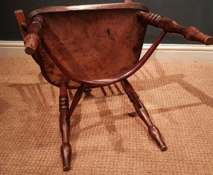 Early Victorian Ash and Elm Windsor Chair - Image 4