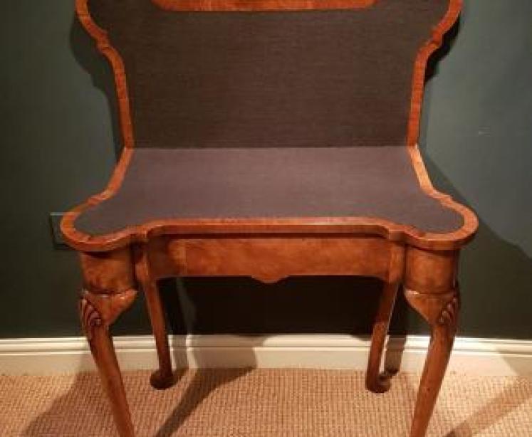Fine Quality George I Style Walnut Gaming Table - Image 4