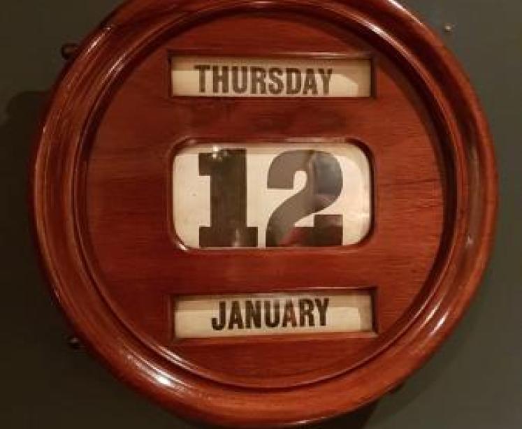 Superb Victorian Walnut Perpetual Wall Calendar - Image 6
