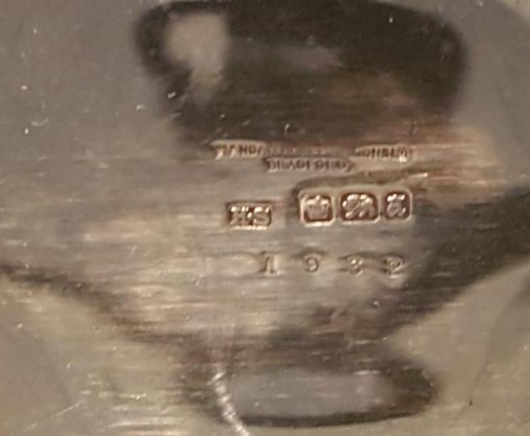 Fine Quality Victorian Silver Tea Caddy - Image 3