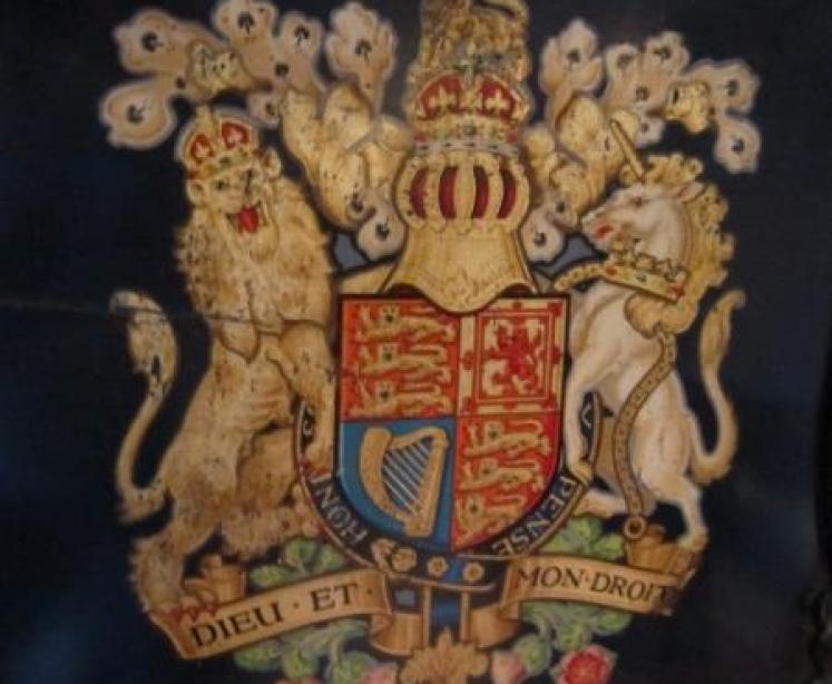 Pair of 19th Century Royal Crest of Arms Wall Panels - Image 4