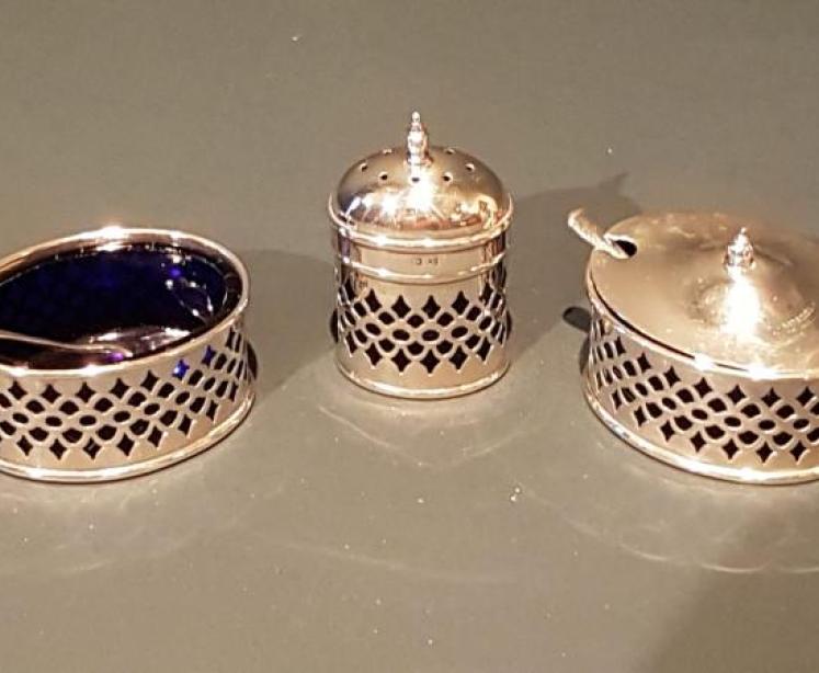 George V Period Silver 3 Piece Cruet Set - Image 3