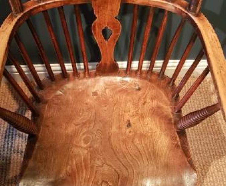 Superb Early Ash and Elm Windsor Chair - Image 3