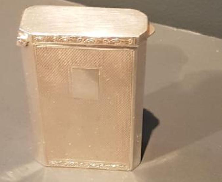 Superb Quality George V Table Vesta - Image 2