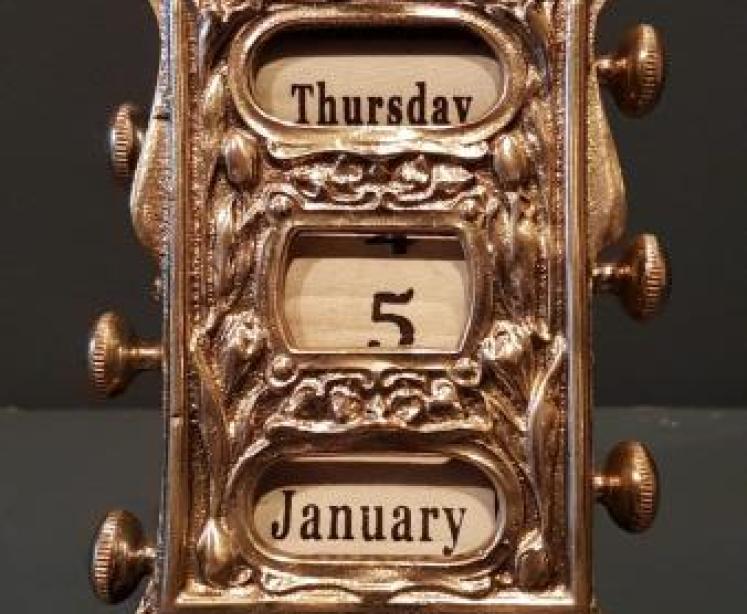 Edwardian Brass Desk Calendar - Image 2