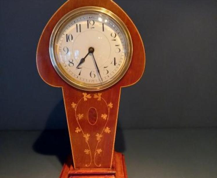 Edwardian Period Inlaid Club Shaped Mantel Clock - Image 1