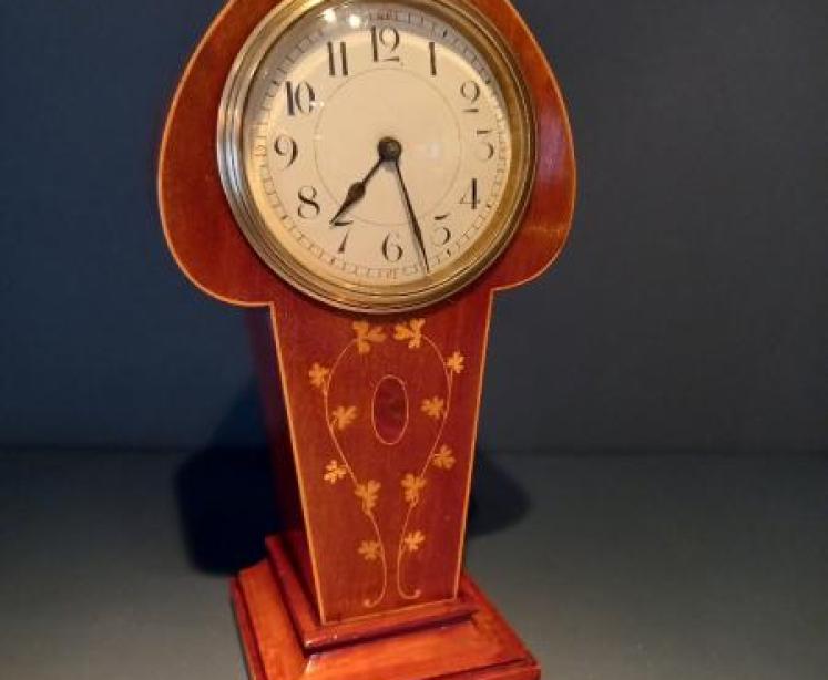 Edwardian Period Inlaid Club Shaped Mantel Clock - Image 7