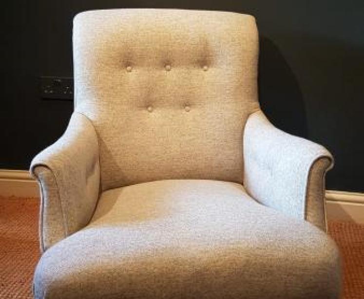 Superb Victorian Easy Chair - Image 1