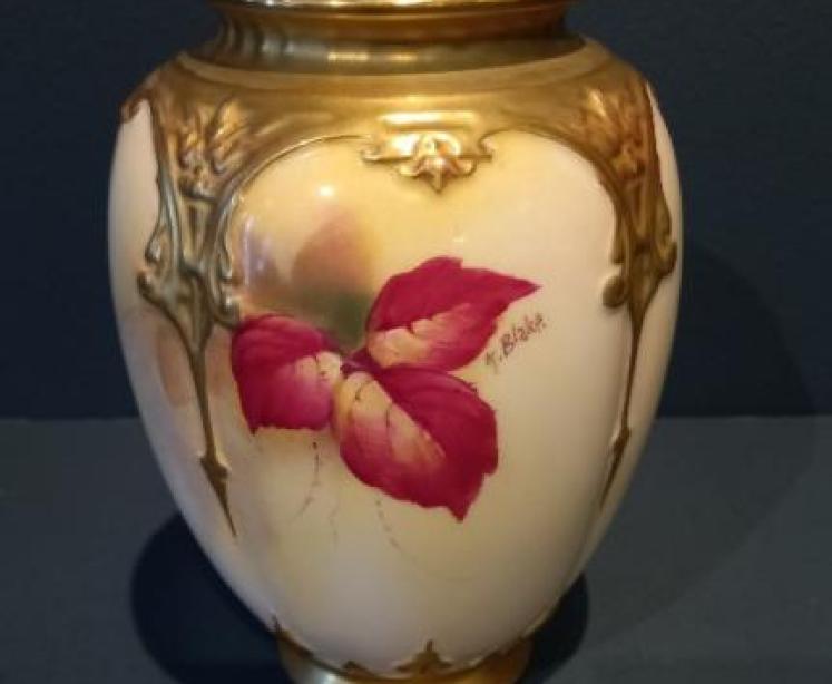 Royal Worcester Autumn Leaves & Blackberries Signed Vase - Image 3