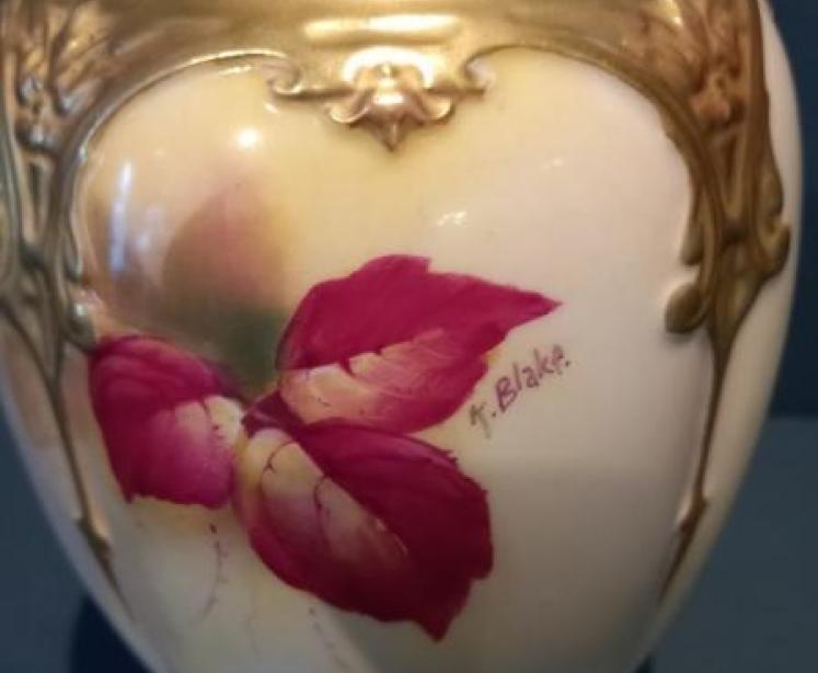 Royal Worcester Autumn Leaves & Blackberries Signed Vase - Image 4